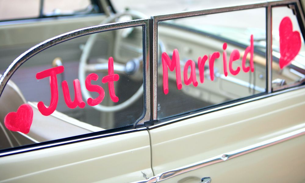 Writing on Car Windows With Chalk Markers 101